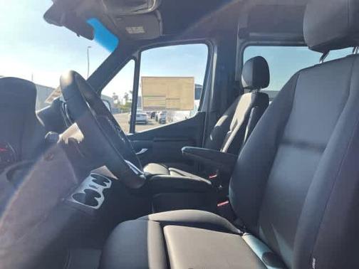 2025 Mercedes-Benz Sprinter 2500 144 WB Standard Roof Passenger