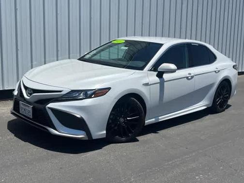 2021 Toyota Camry Hybrid XSE
