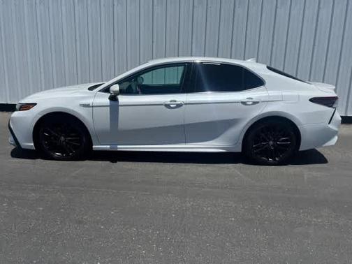 2021 Toyota Camry Hybrid XSE