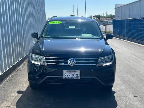 Deep Black Pearl Effect 2021 Volkswagen Tiguan 2.0T S
