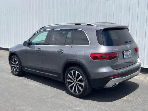 Metallic 2022 Mercedes-Benz GLB 250 Base