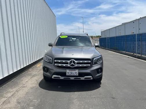 Metallic 2022 Mercedes-Benz GLB 250 Base