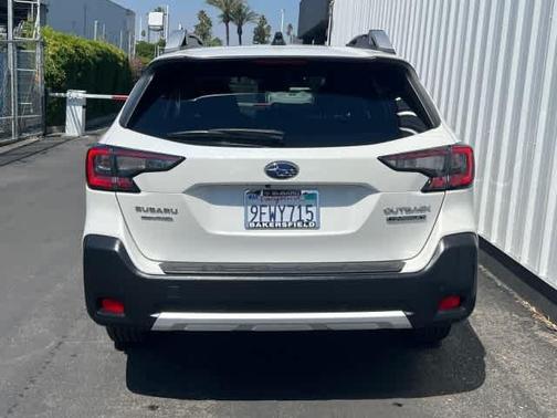 Crystal White Pearl 2023 Subaru Outback Touring XT