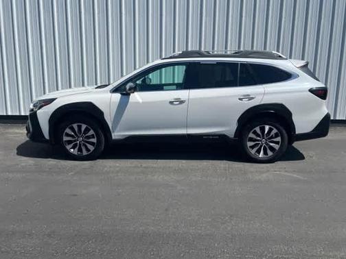 Crystal White Pearl 2023 Subaru Outback Touring XT