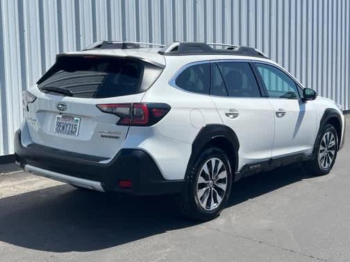 Crystal White Pearl 2023 Subaru Outback Touring XT