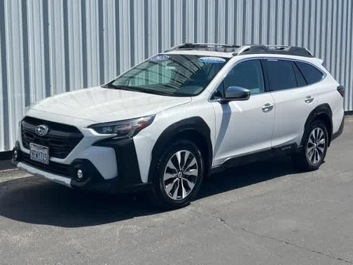 Crystal White Pearl 2023 Subaru Outback Touring XT
