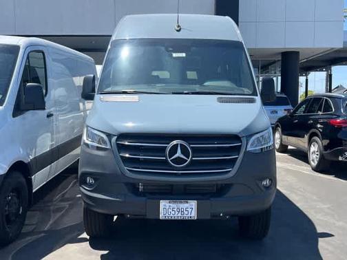 2024 Mercedes-Benz Sprinter 2500