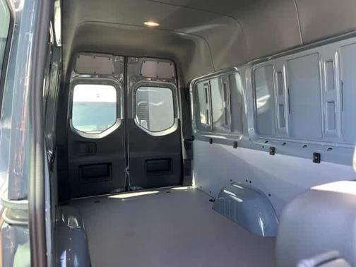 2024 Mercedes-Benz Sprinter 2500