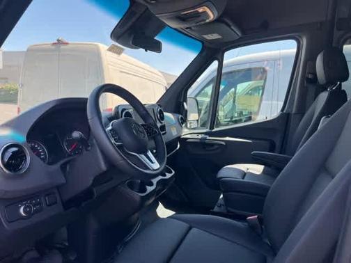 2024 Mercedes-Benz Sprinter 2500