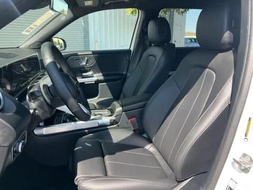 2026 Mercedes-Benz GLB 250 Base