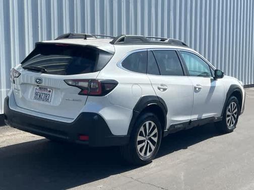 Crystal White Pearl 2023 Subaru Outback Premium