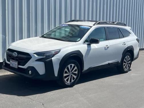 Crystal White Pearl 2023 Subaru Outback Premium