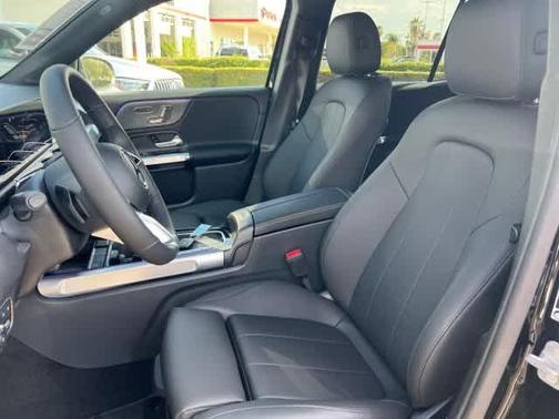 2025 Mercedes-Benz GLB 250 Base