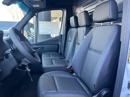 2025 Mercedes-Benz Sprinter 2500