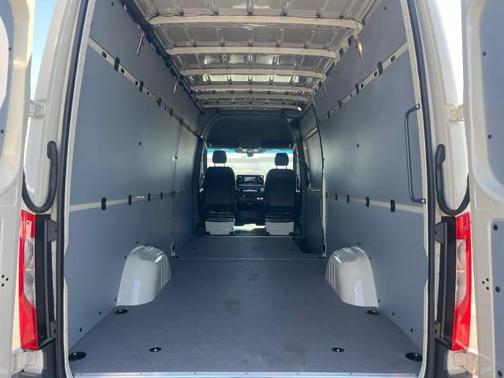 2025 Mercedes-Benz Sprinter 2500 
