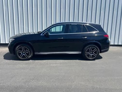 Black 2026 Mercedes-Benz GLC 300 Base