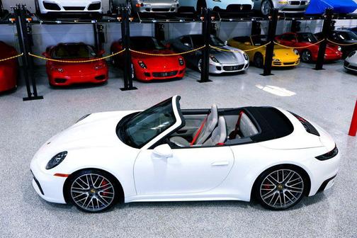 2024 Porsche 911 Carrera 4S Cabriolet
