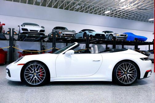 2024 Porsche 911 Carrera 4S Cabriolet
