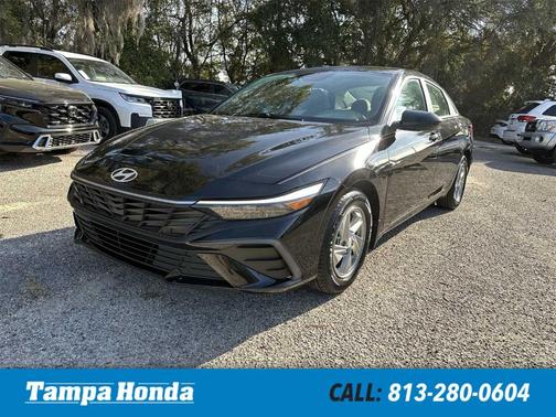 2024 Hyundai ELANTRA SE