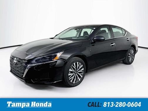 Super Black 2025 Nissan Altima SV