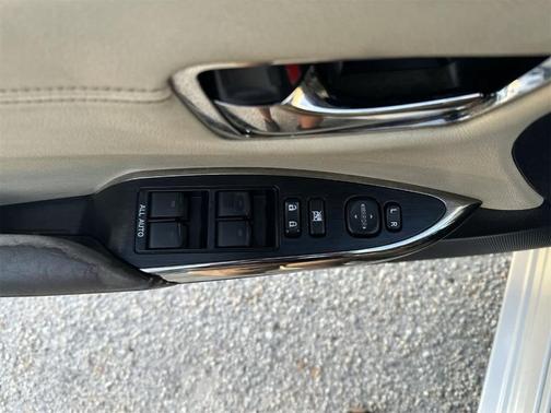 2013 Toyota Avalon Hybrid XLE Premium