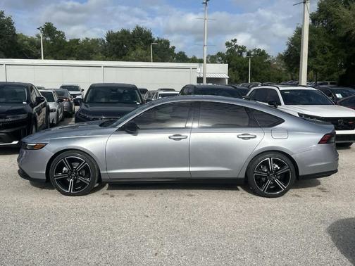 Solar Silver Metallic 2026 Honda Accord SE