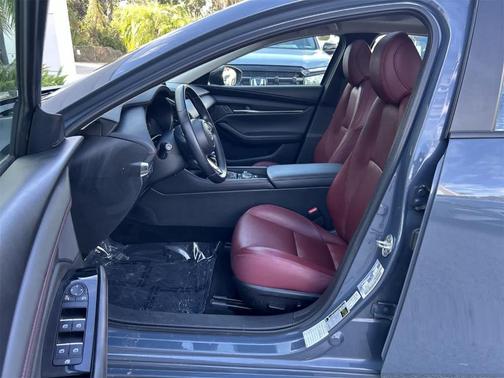 2024 Mazda Mazda3 Carbon Edition