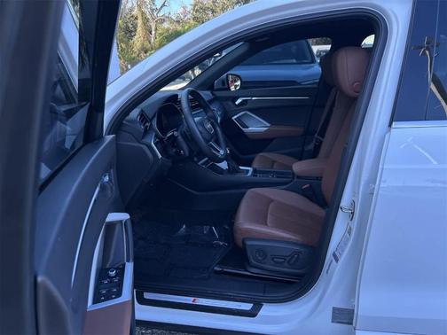 2022 Audi Q3 45 S line Premium