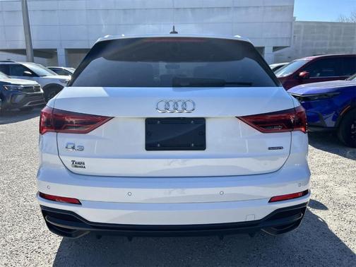 2022 Audi Q3 45 S line Premium