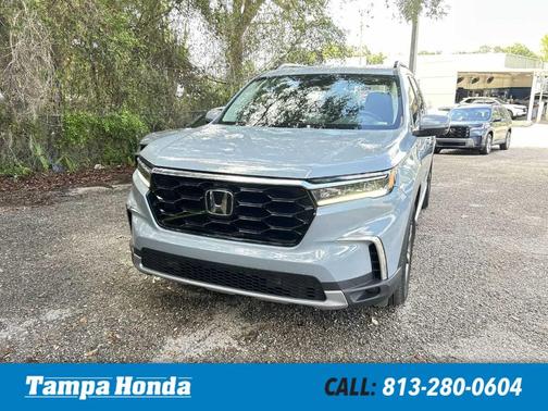 Sonic Gray Pearl 2023 Honda Pilot Touring