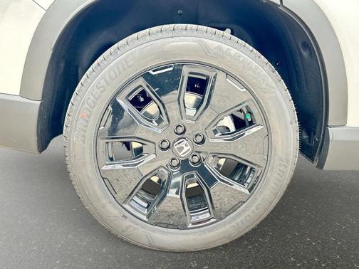 Solar Silver Metallic 2026 Honda Pilot Black Edition