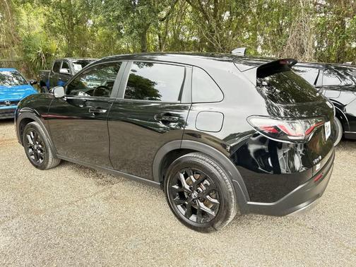 Crystal Black Pearl 2025 Honda HR-V Sport
