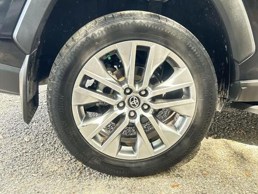 Midnight Black Metallic 2022 Toyota RAV4 XLE Premium