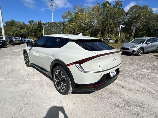 2024 Kia EV6 Wind