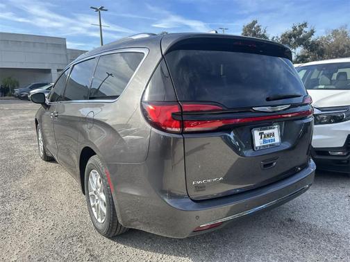 2021 Chrysler Pacifica Touring-L