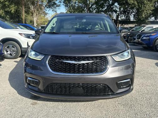 2021 Chrysler Pacifica Touring-L