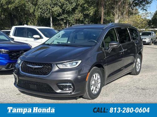 2021 Chrysler Pacifica Touring-L