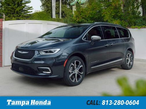 2021 Chrysler Pacifica Touring-L