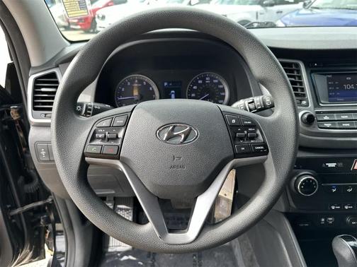 2016 Hyundai TUCSON SE