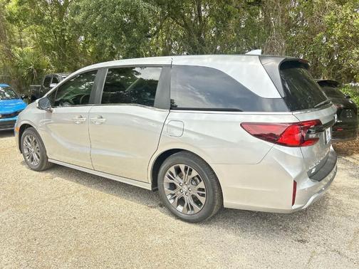 Solar Silver Metallic 2026 Honda Odyssey Touring