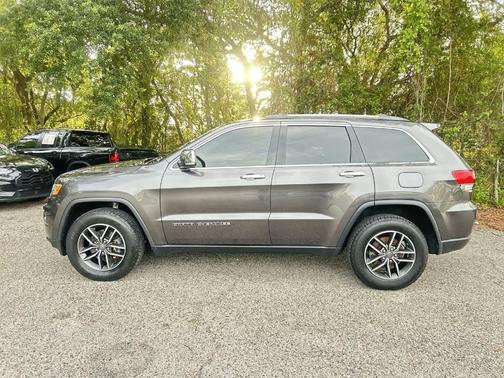 Granite Crystal Clearcoat Metallic 2019 Jeep Grand Cherokee Limited