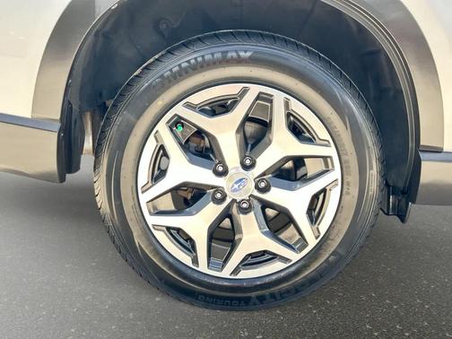 Ice Silver Metallic 2020 Subaru Forester Premium