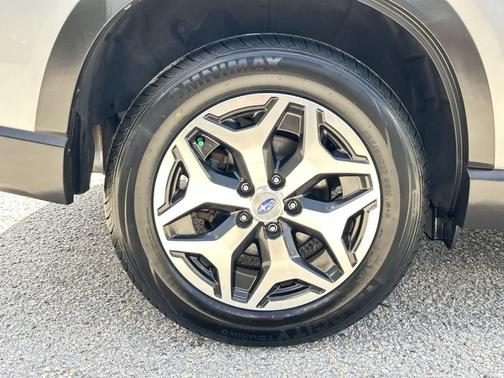 Ice Silver Metallic 2020 Subaru Forester Premium