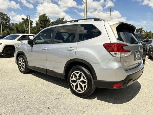Ice Silver Metallic 2020 Subaru Forester Premium