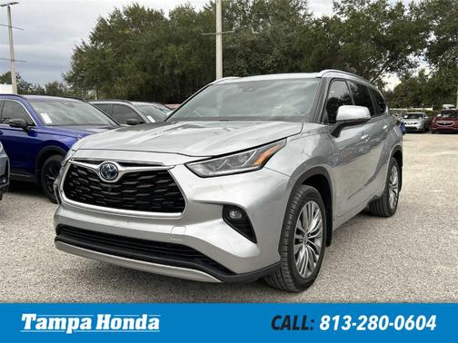 2021 Toyota Highlander Hybrid Platinum