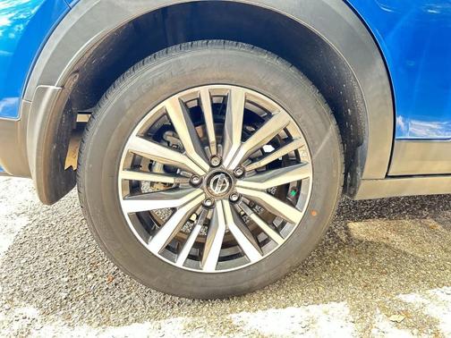 Electric Blue Metallic 2021 Nissan Kicks SV