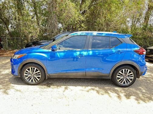 Electric Blue Metallic 2021 Nissan Kicks SV