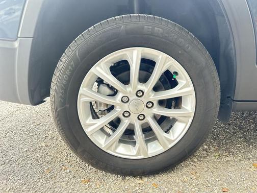 Slate Blue Pearlcoat 2021 Jeep Cherokee Latitude
