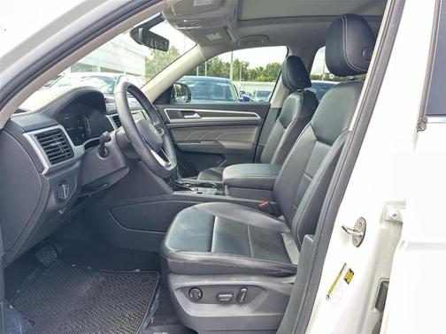 2022 Volkswagen Atlas 3.6L SE w/Technology