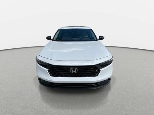 Platinum White Pearl 2026 Honda Accord SE